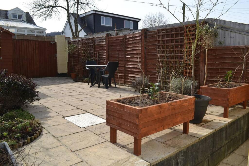 Entire 3 Bedroom House Near Caerphilly Station Екстериор снимка
