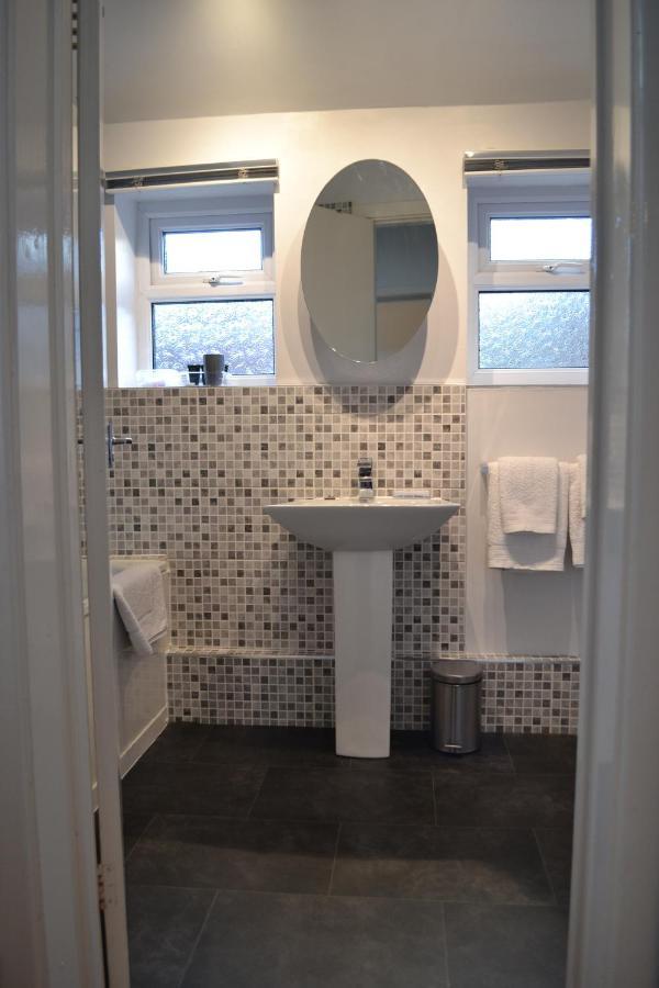 Entire 3 Bedroom House Near Caerphilly Station Екстериор снимка